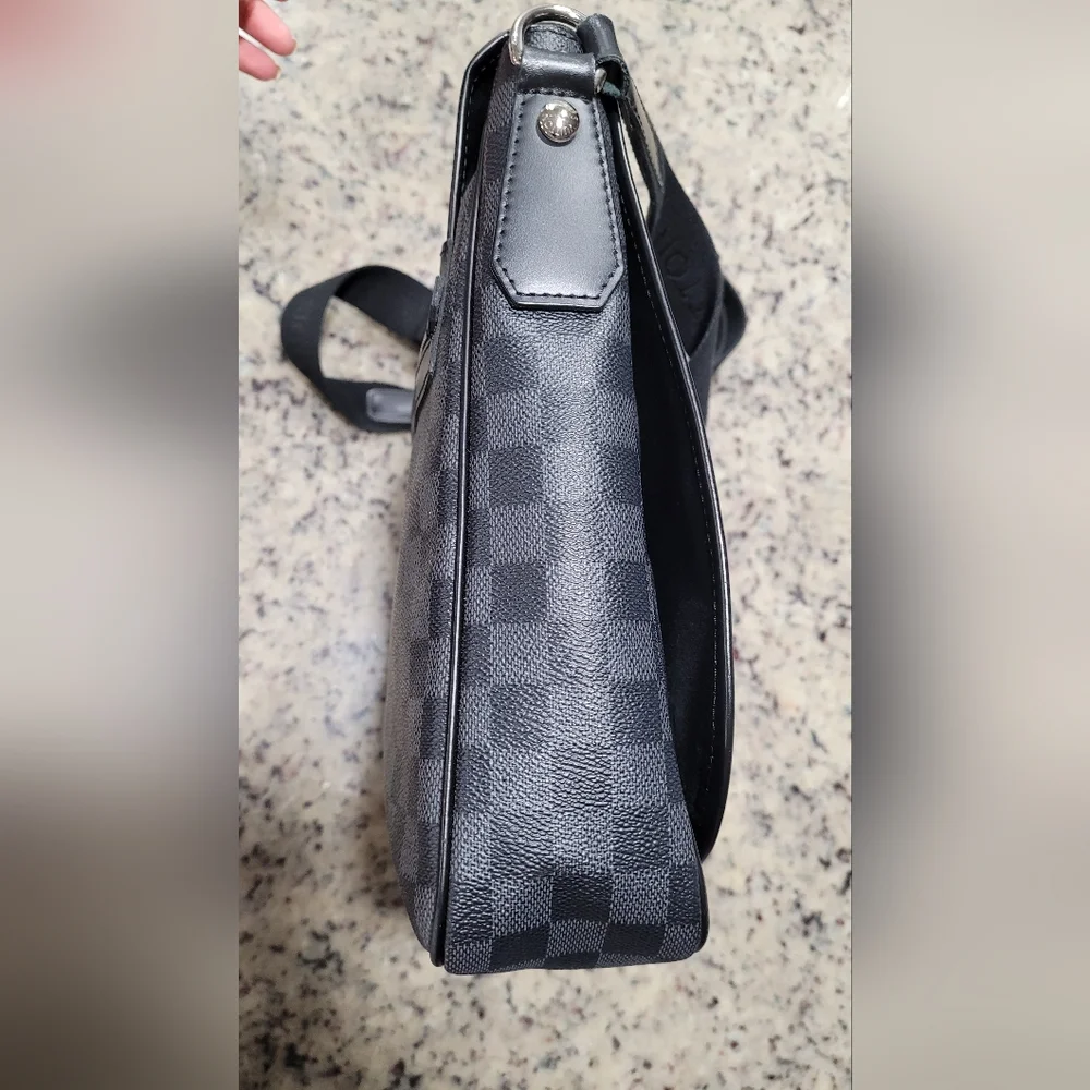 Louis Vuitton Daniel Damier Graphite Black And Grey Messenger Bag